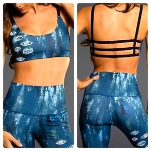 Onzie Graphic Elastic Bra Eye Patterned Cage Back